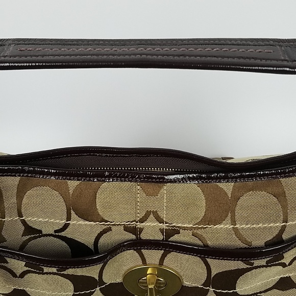 COACH | SIGNATURE LARGE HOBO TOTE - Picture 4 of 8